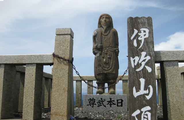 伊吹山山頂の日本武尊の像
